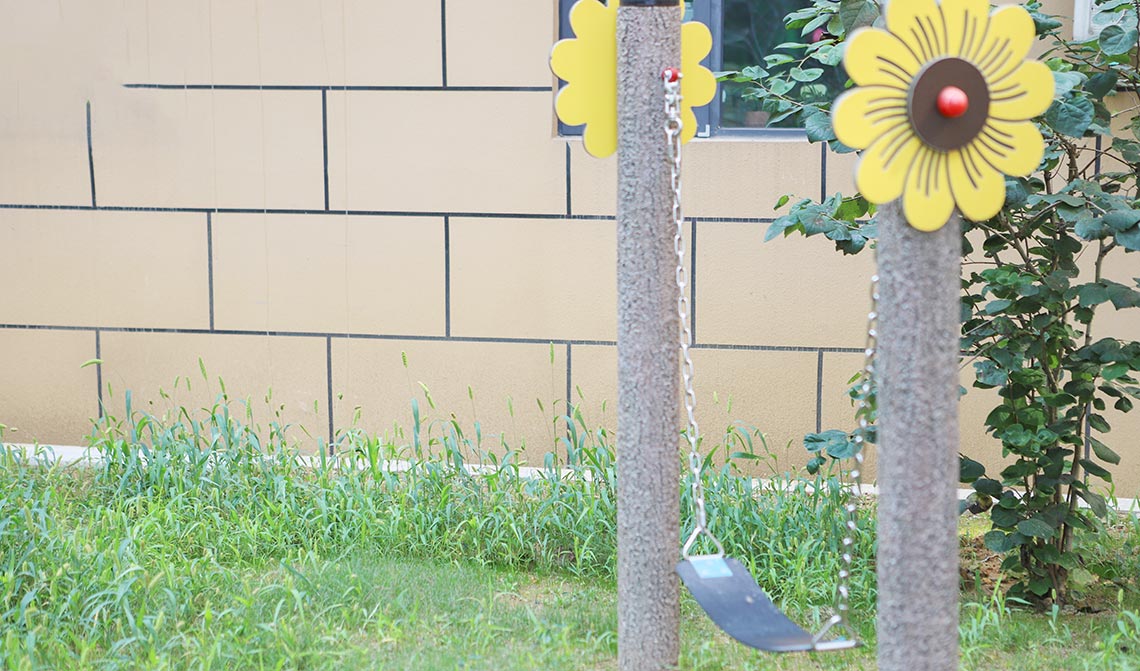 Sunflower Single Swing For Outdoor Playground
