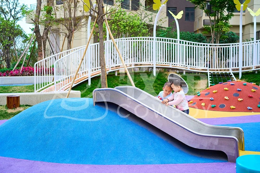 How to design the outdoor recreation space specifically for children?