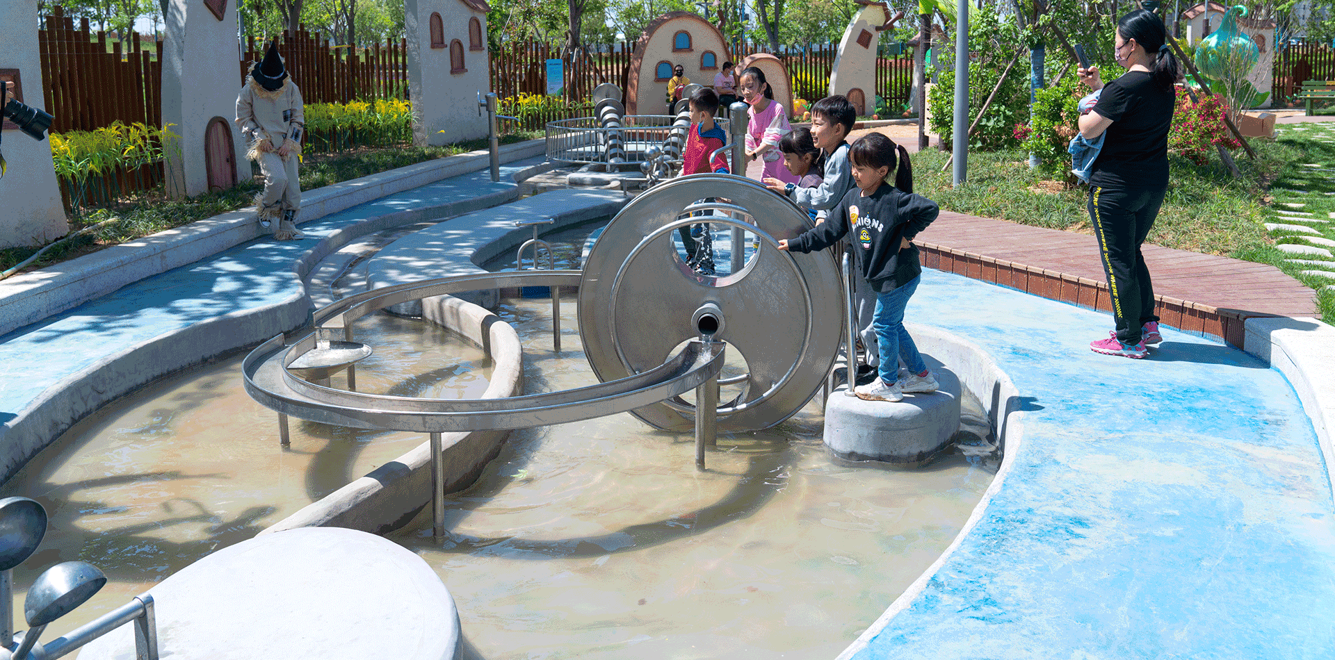 Outdoor Amusement Creates Infinite Possibilities for Children