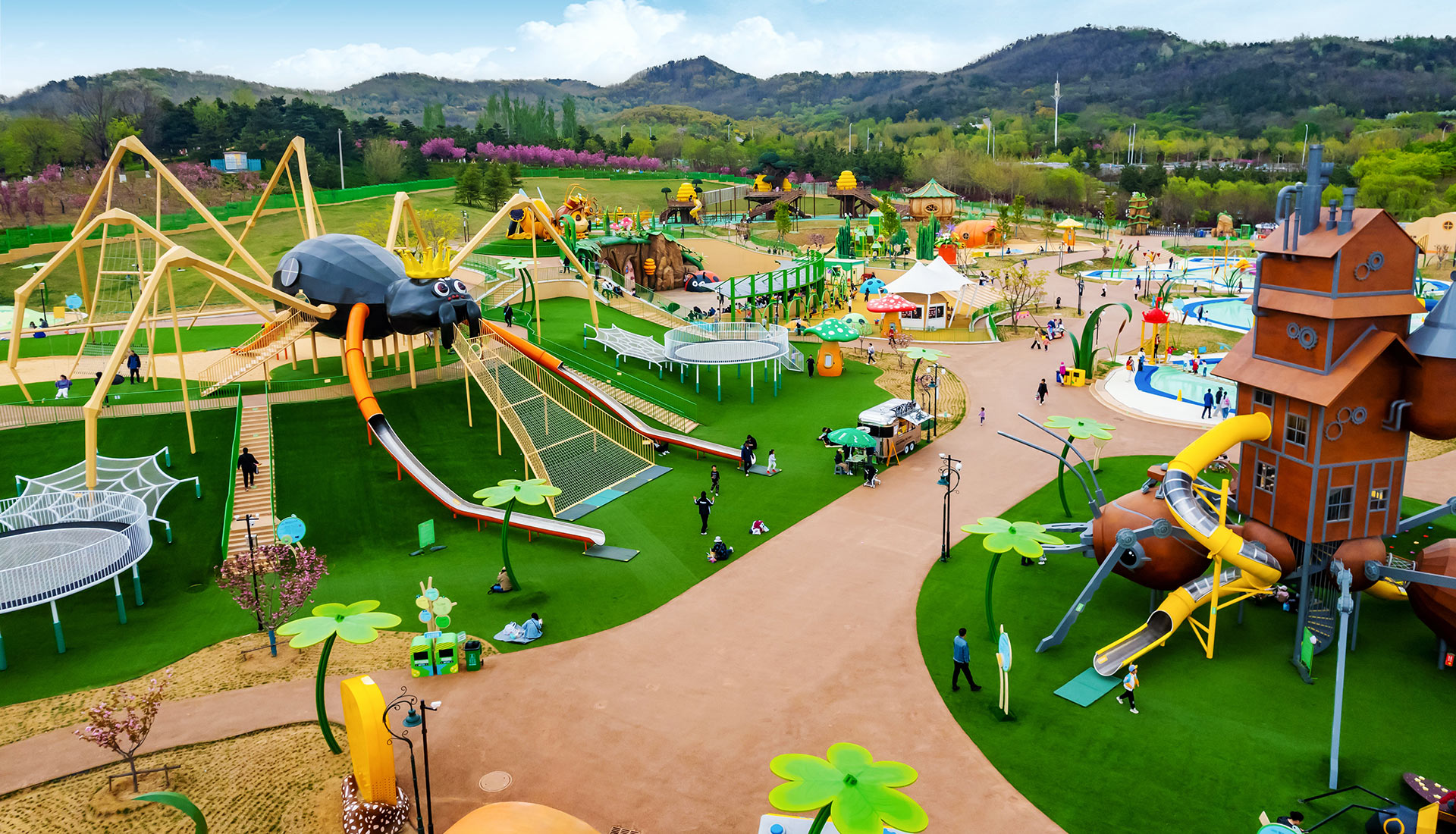 Firefly Hill Amusement Park in Yantai Botanical Garden