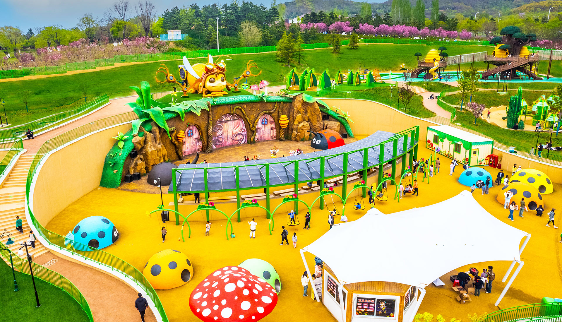 Firefly Hill Amusement Park in Yantai Botanical Garden