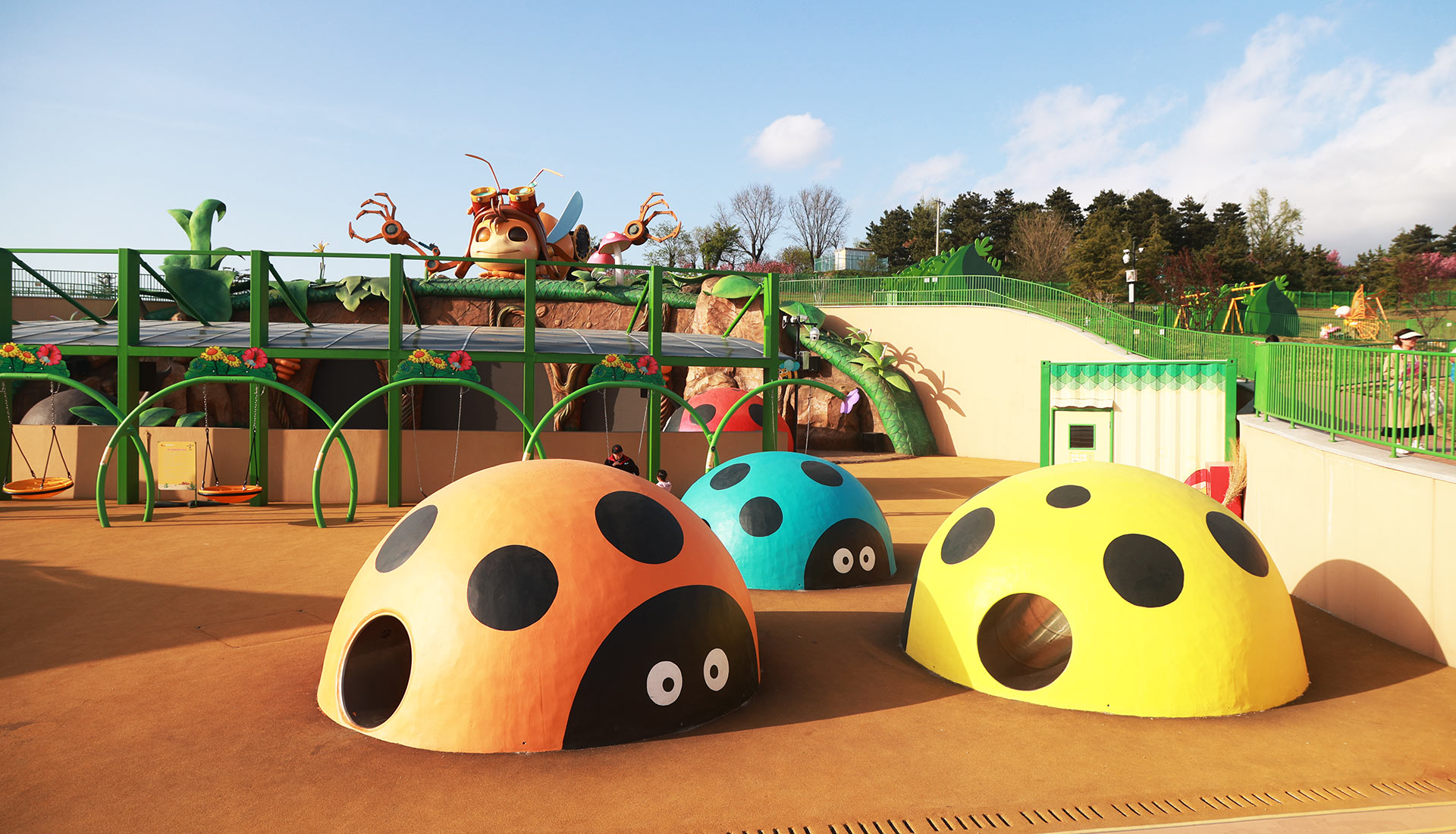 Firefly Hill Amusement Park in Yantai Botanical Garden