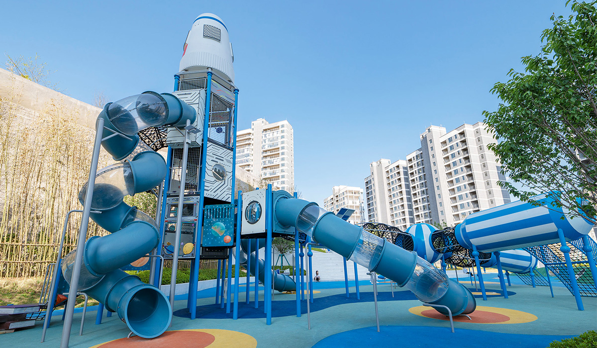 commercial playground equipment supplier