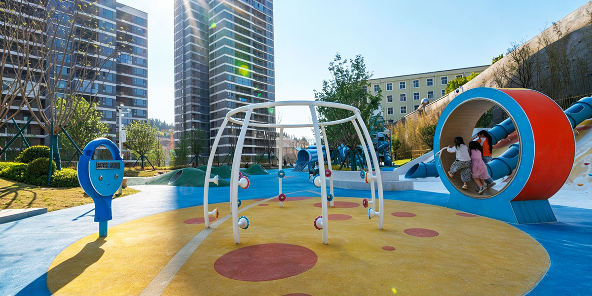 commercial playground equipment supplier