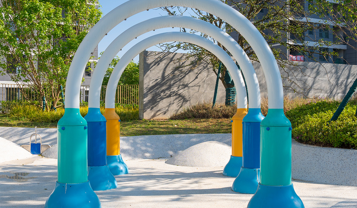 commercial playground equipment supplier