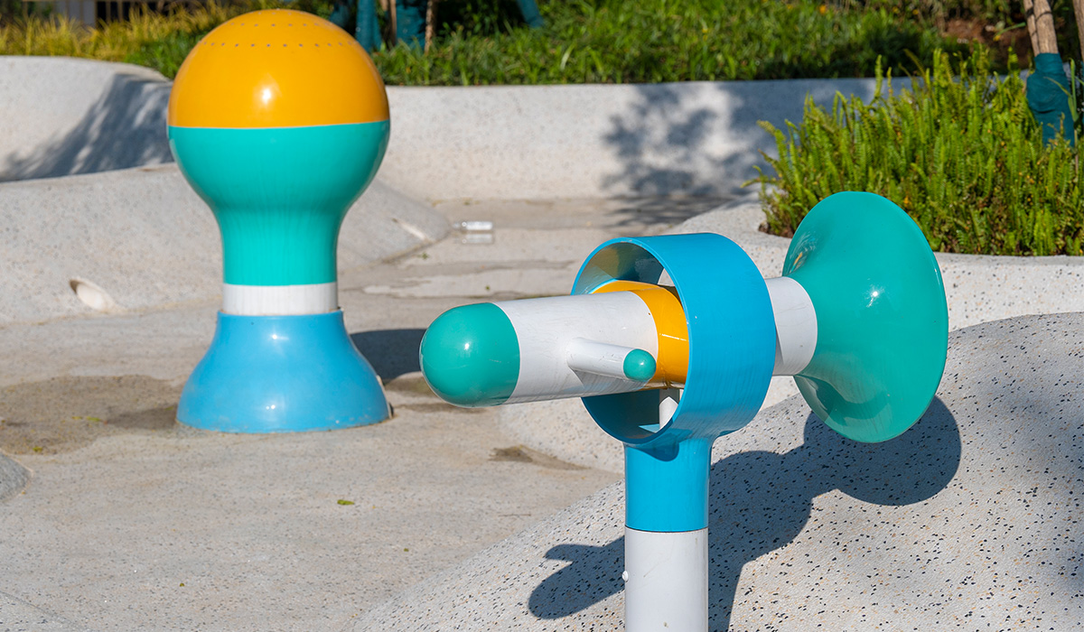 commercial playground equipment supplier