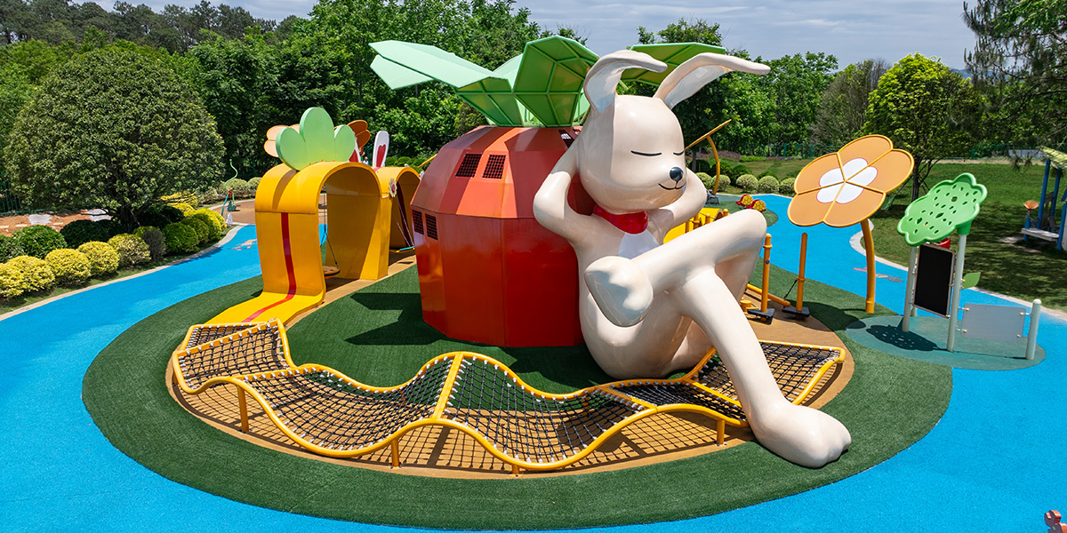 outdoor playground equipment supplier