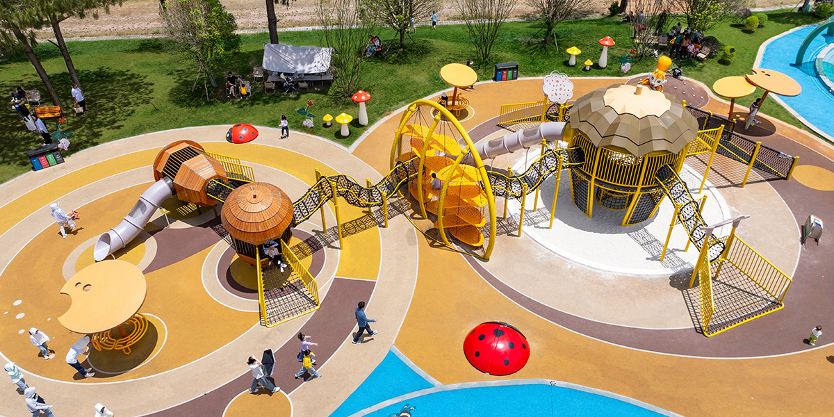 outdoor playground equipment supplier